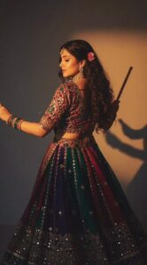 Trending Garba Style Retro Photo Prompt 2025